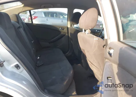 2010 Nissan Altima 2.5 S z USA, uszkodzony, nr VIN 1N4AL2AP8AN531685